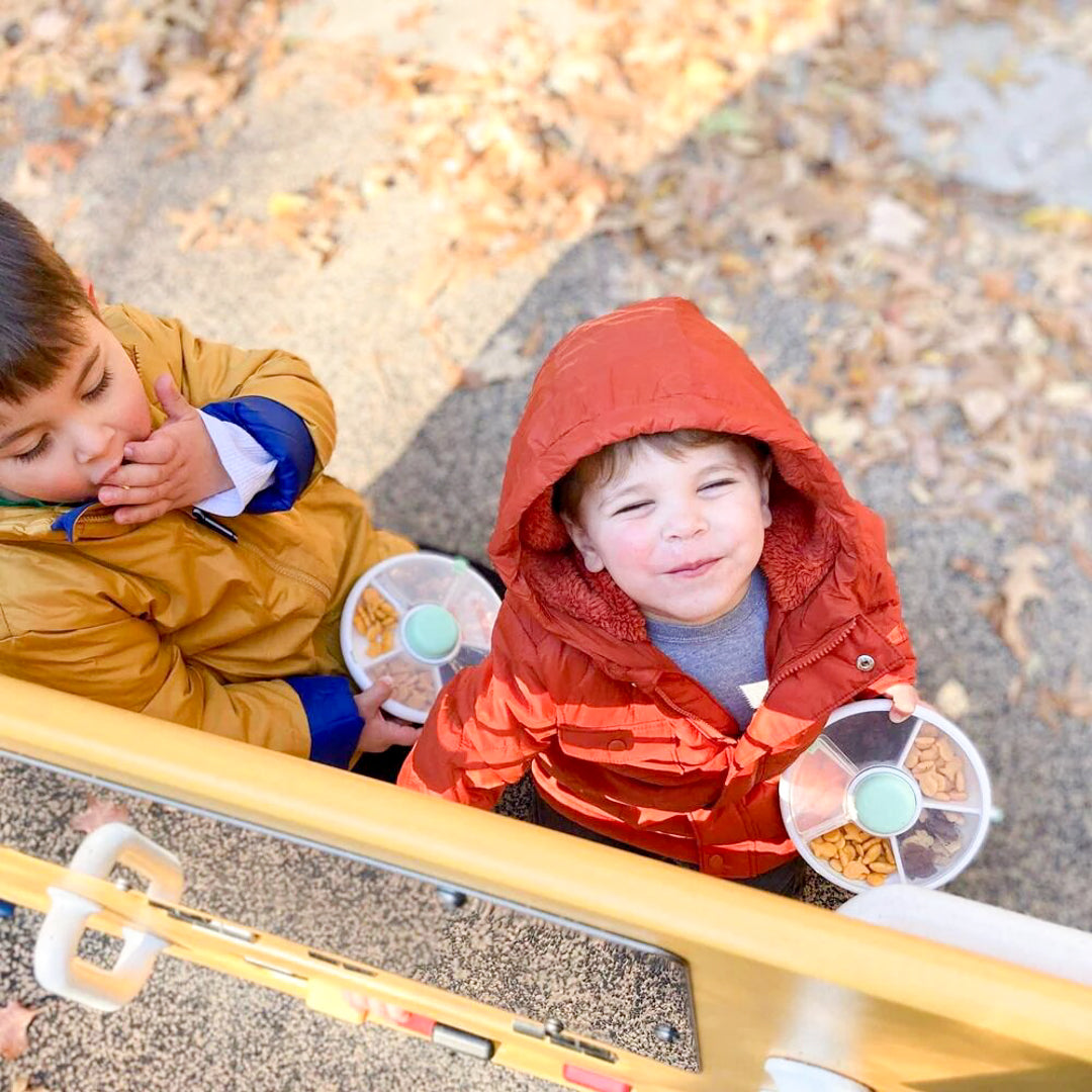 GöBe Snack Spinner snacktartó (több színben)