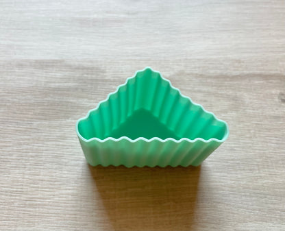 Triunghi din silicon Lekkabox (4 buc.) - diverse culori